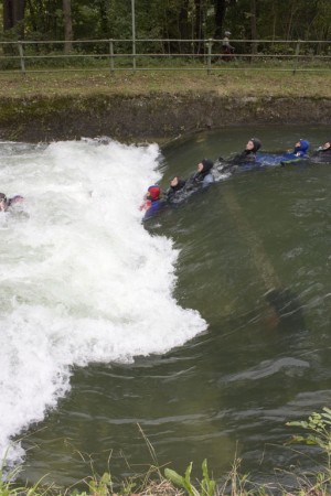 Kanu Freestyle München: Spot mit Schwimmer