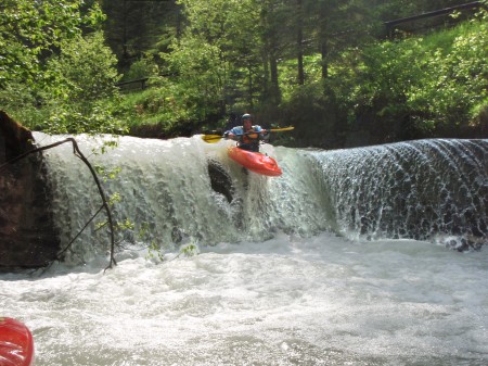 Felix booft die höchste Stufe auf dem Hinterwildalpenbach